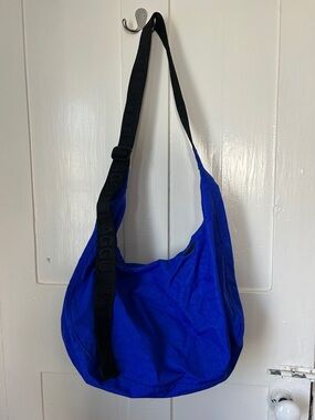 BAGGU Cobalt Blue Hobo Crossbody with Black Strap